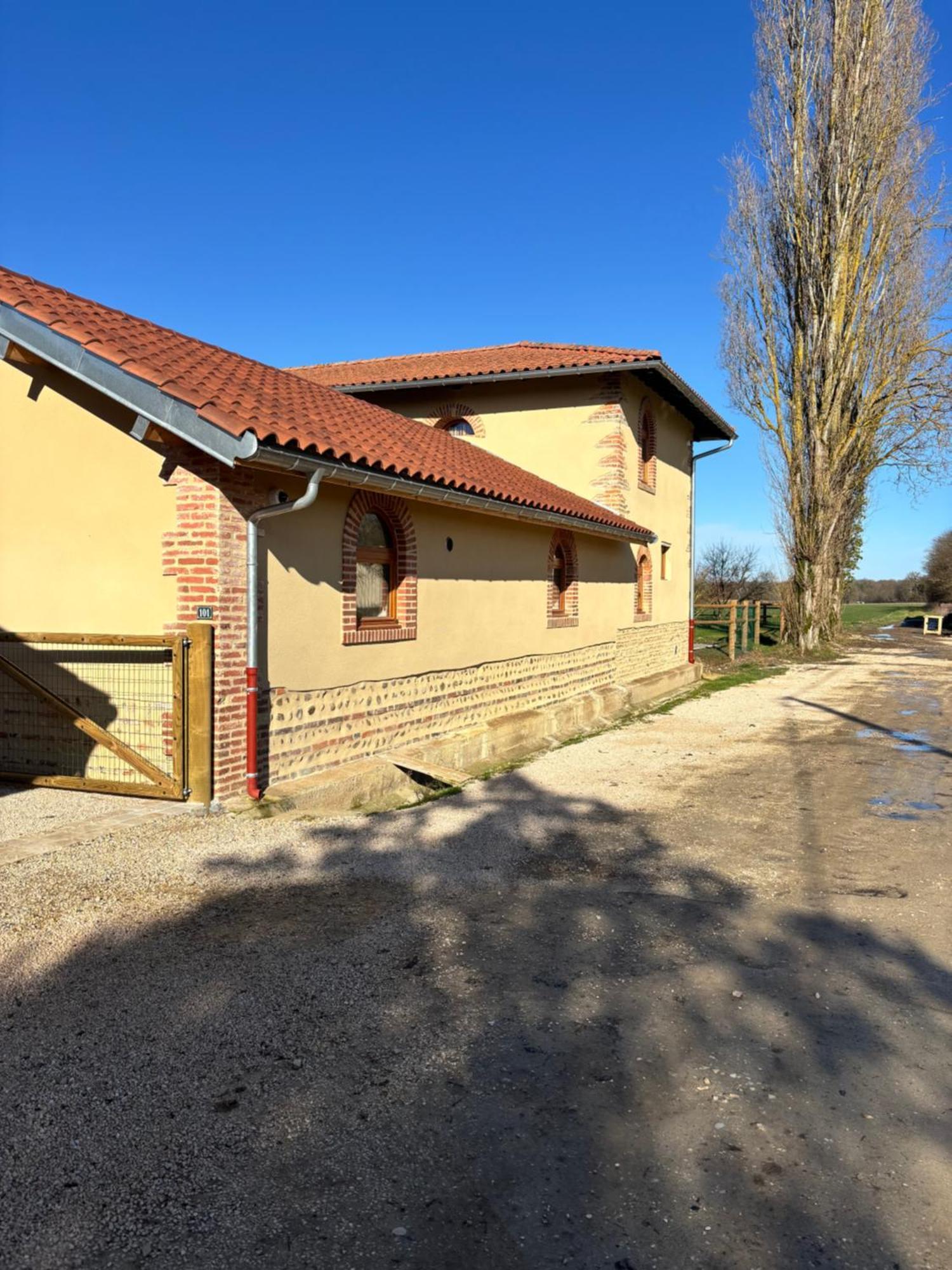 Le Domaine Du Pin Panzió Châtillon-sur-Chalaronne Kültér fotó