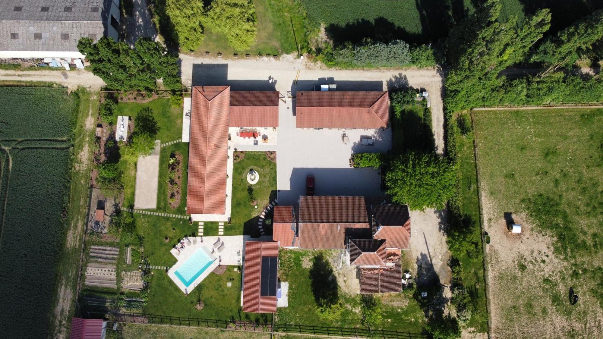 Le Domaine Du Pin Panzió Châtillon-sur-Chalaronne Kültér fotó