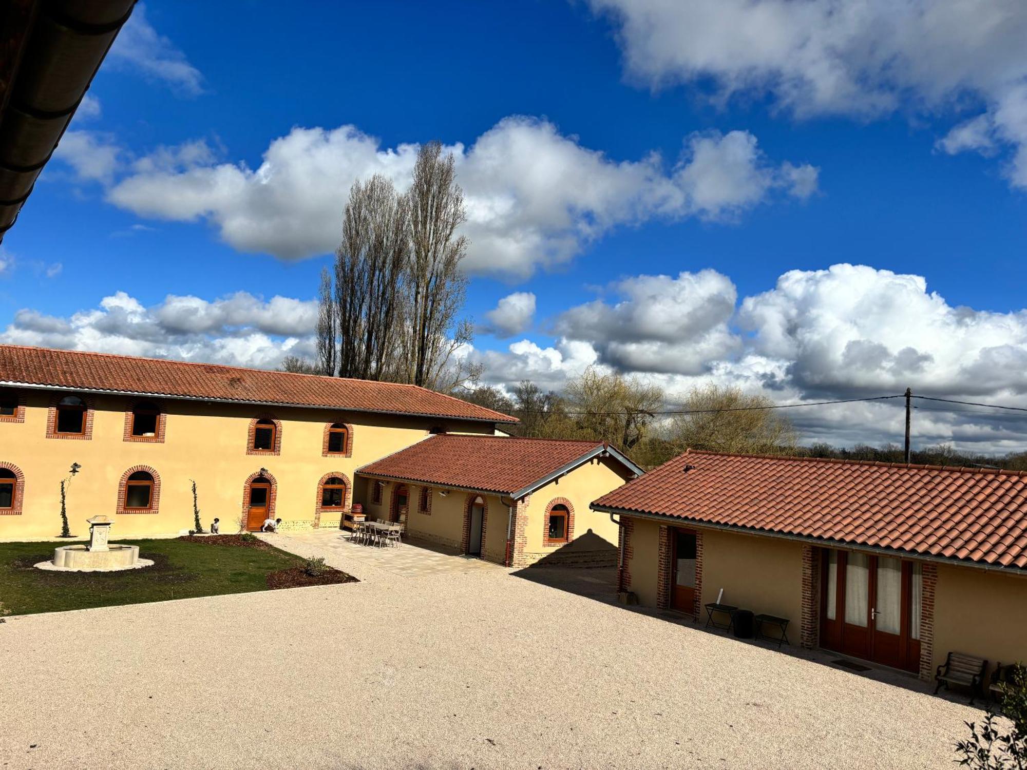 Le Domaine Du Pin Panzió Châtillon-sur-Chalaronne Kültér fotó