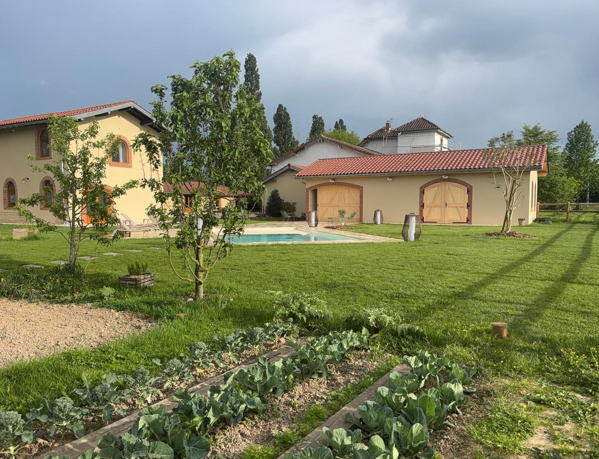 Le Domaine Du Pin Panzió Châtillon-sur-Chalaronne Kültér fotó